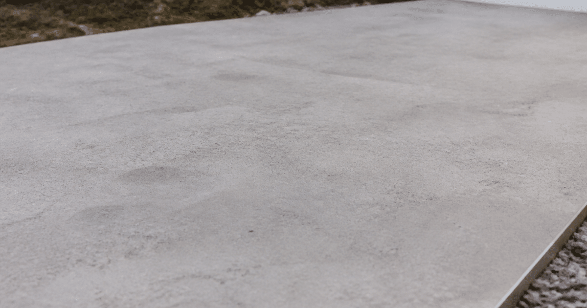 Surface de beton gris horizontal avec mesure au metre carre