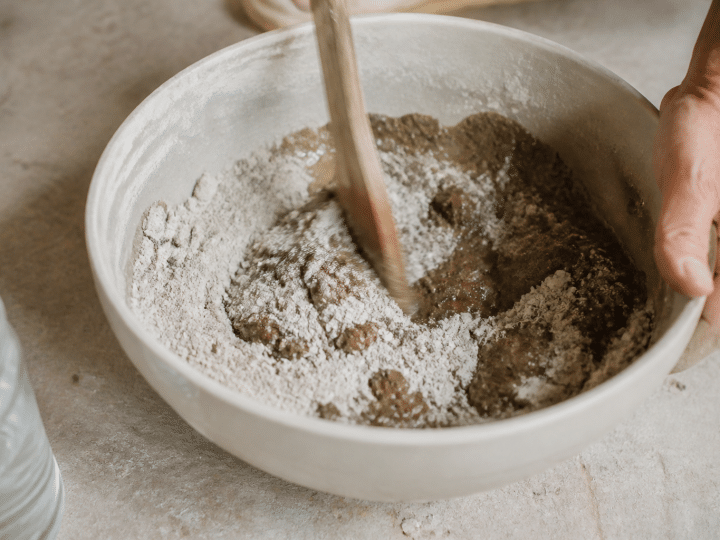 Comment faire une sous-couche d&rsquo;enduit naturel fait maison : recettes et dosages