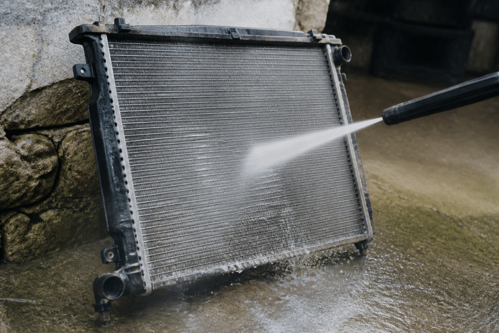 Radiateur métallique rincé à jet d'eau extérieur